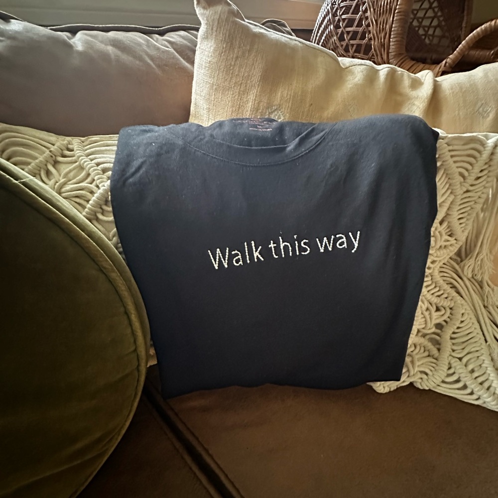 Laurie Felt "walk this way"  Black Scoop-Neck Quote Tee with Short-Sleeves Med